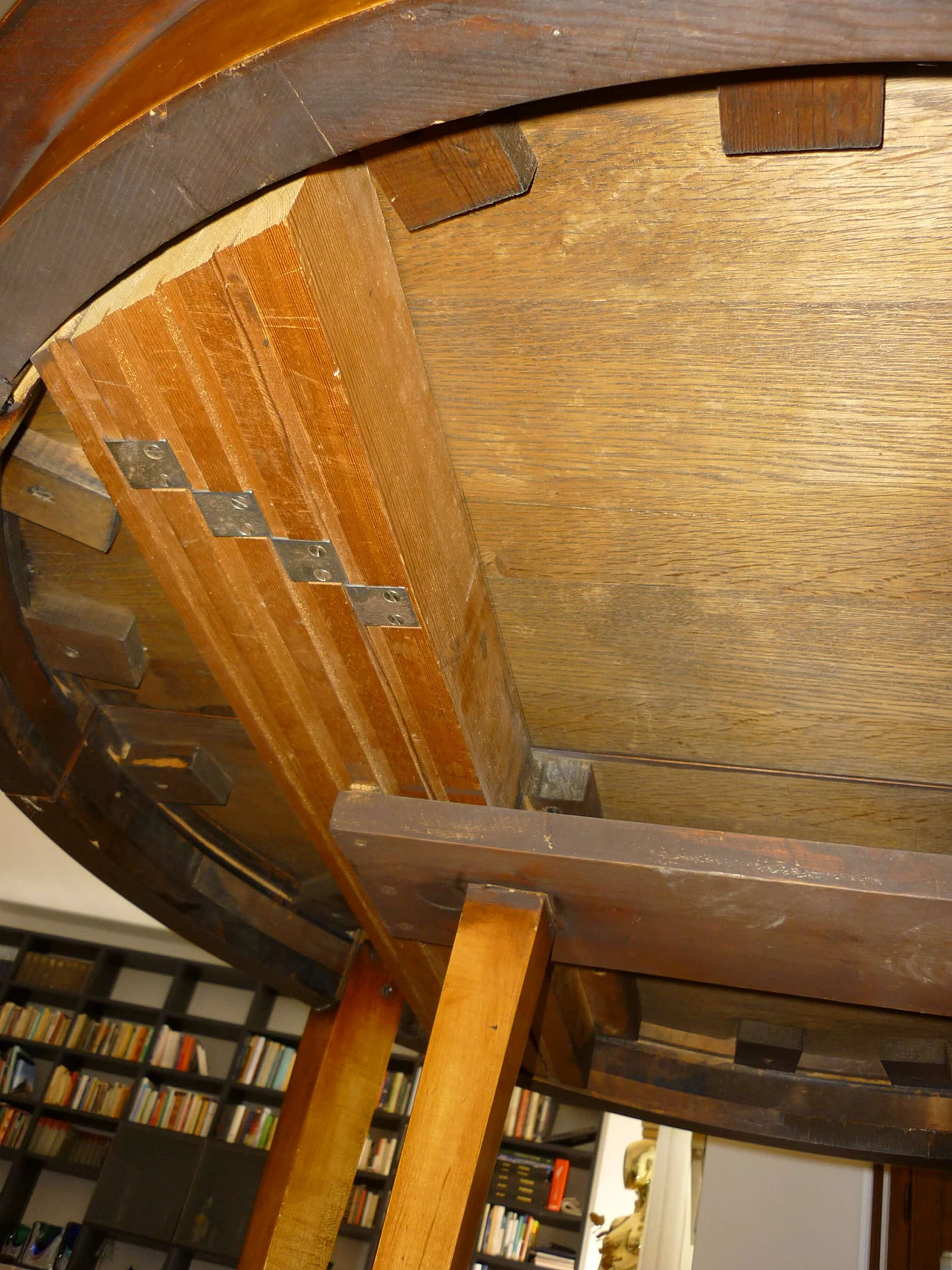 Tavolo Biedermeier allungabile in ciliegio e radica di betulla, '800 5