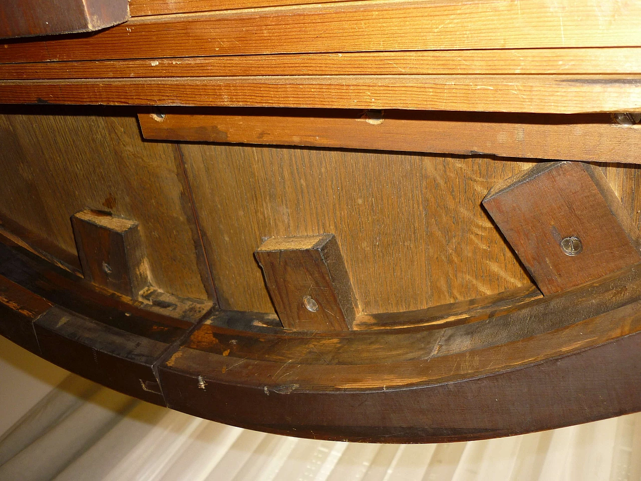 Tavolo Biedermeier allungabile in ciliegio e radica di betulla, '800 7