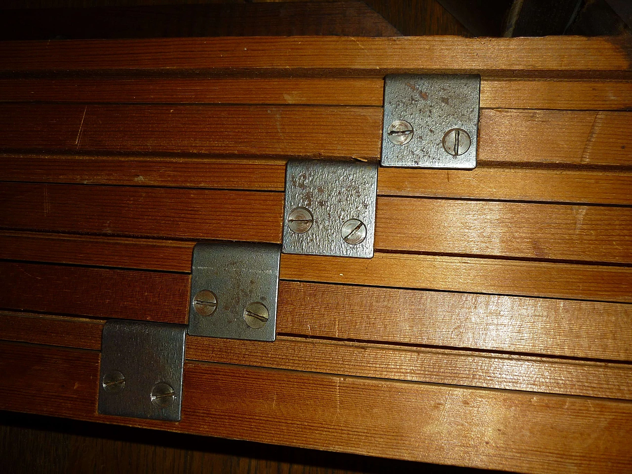 Tavolo Biedermeier allungabile in ciliegio e radica di betulla, '800 10