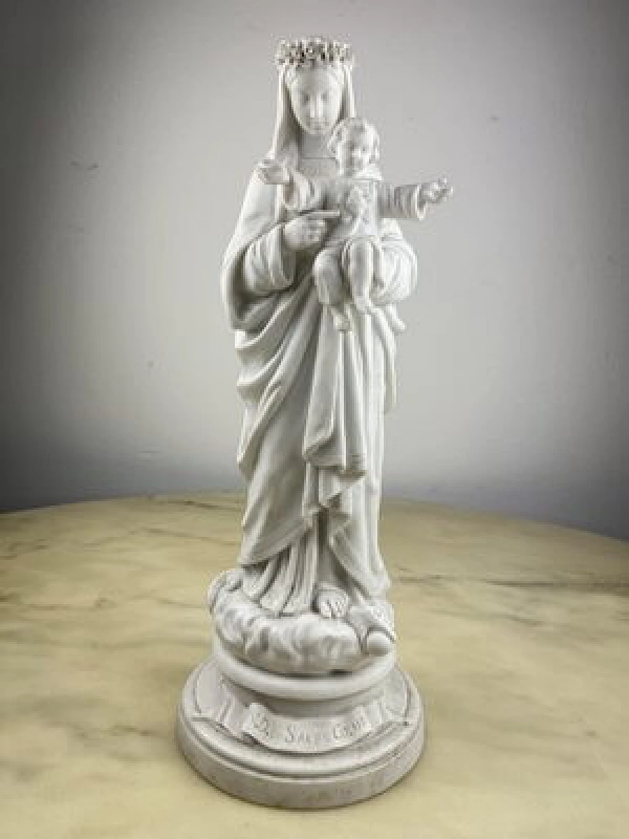 Scultura in porcellana biscuit di Madonna con Bambino, anni '30 1