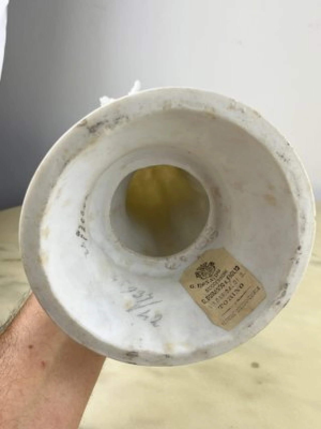 Scultura in porcellana biscuit di Madonna con Bambino, anni '30 3