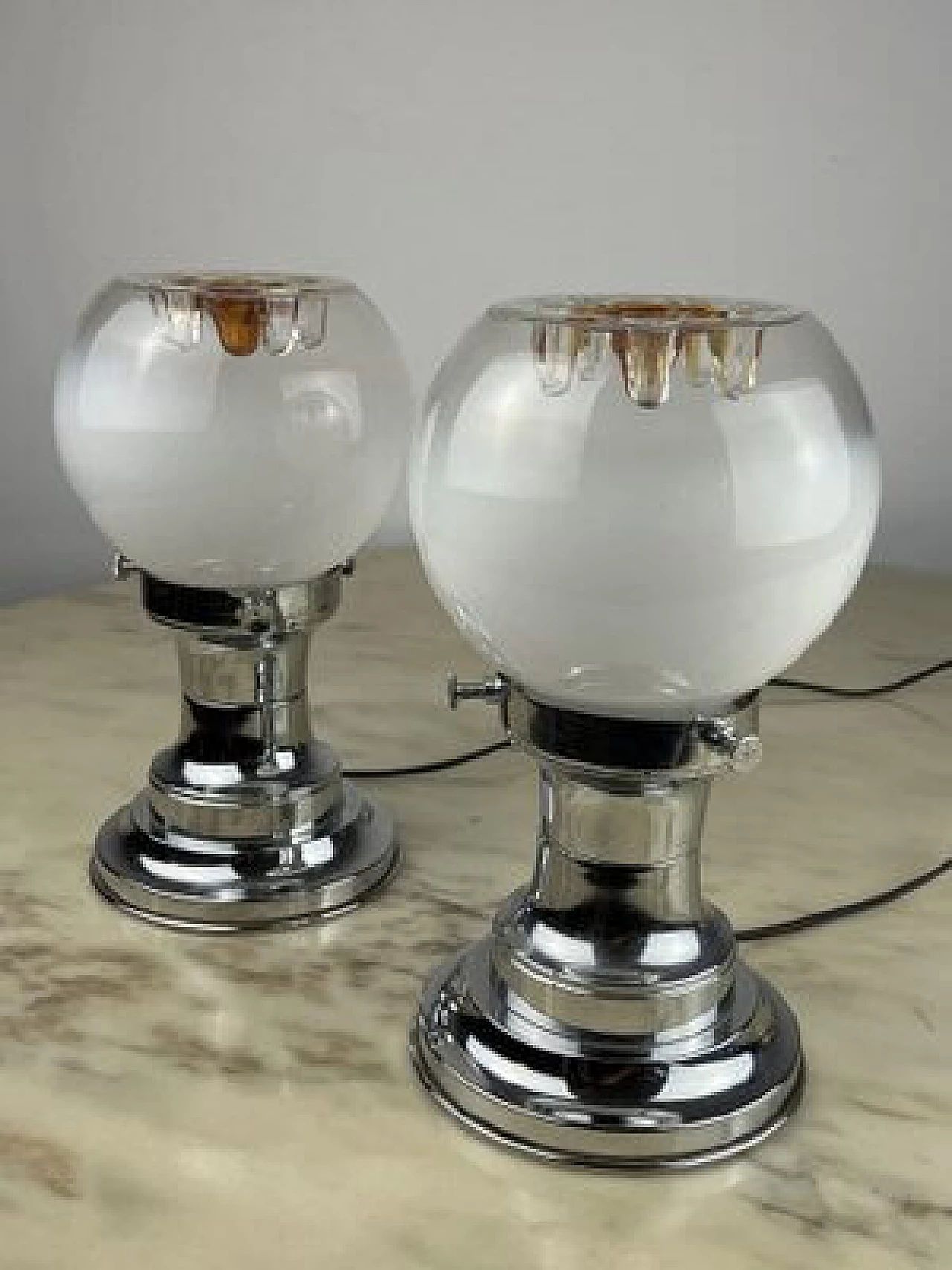 Coppia di lampade da comodino di Toni Zuccheri per Mazzega, anni '70 6