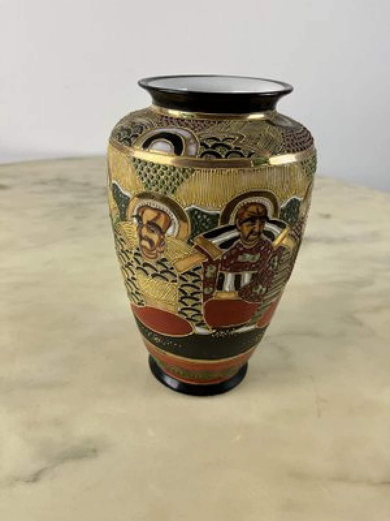 Satsuma porcelain vase with gold decoration, 1950s 9