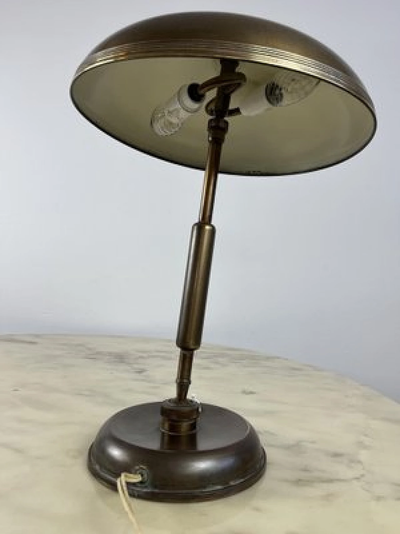 Lampada da tavolo in ottone di Giovanni Michelucci per Lariolux, anni '40 6