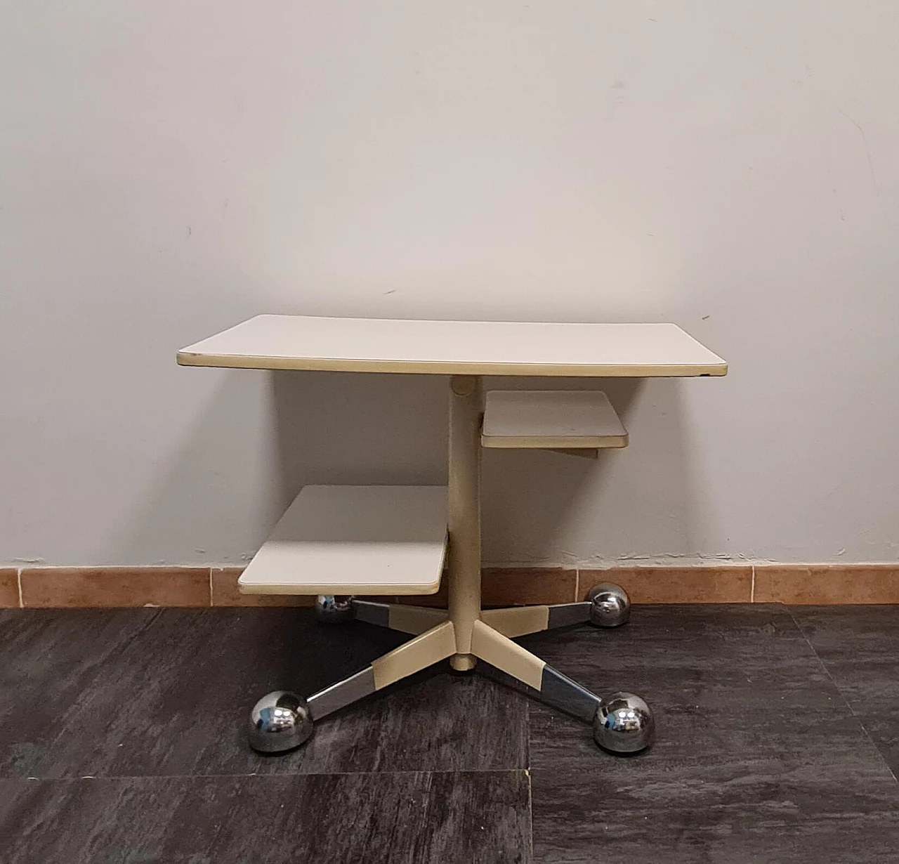 Lacquered steel and formica coffee table with castors by Allegri Parma Bianco, 1970s 1