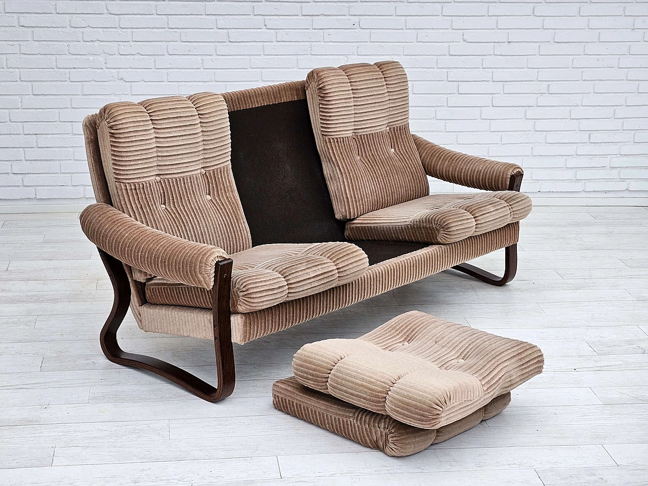 Danish three-seater corduroy and bentwood sofa, 1970s 16