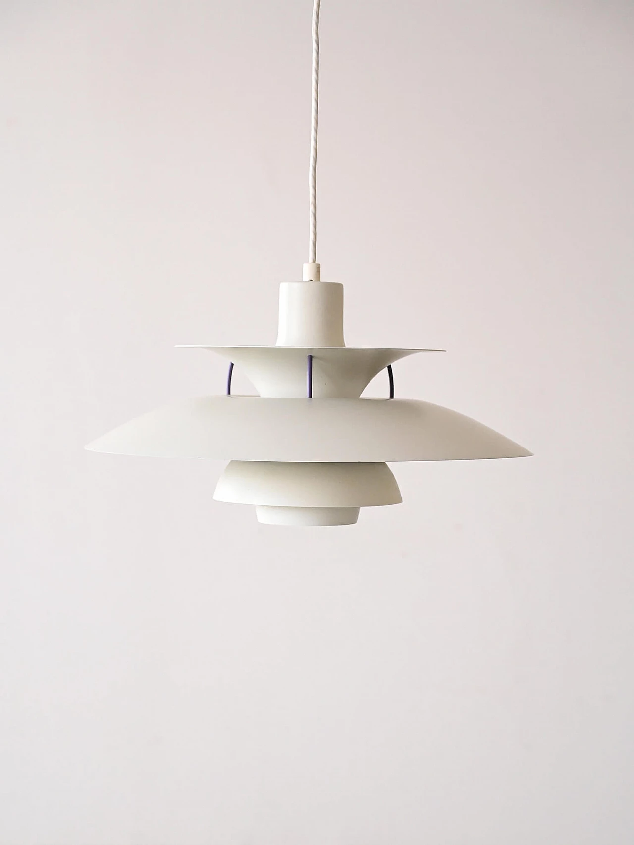 Lampada a sospensione PH5 di Poul Henningsen per Louis Poulsen, anni '50 1