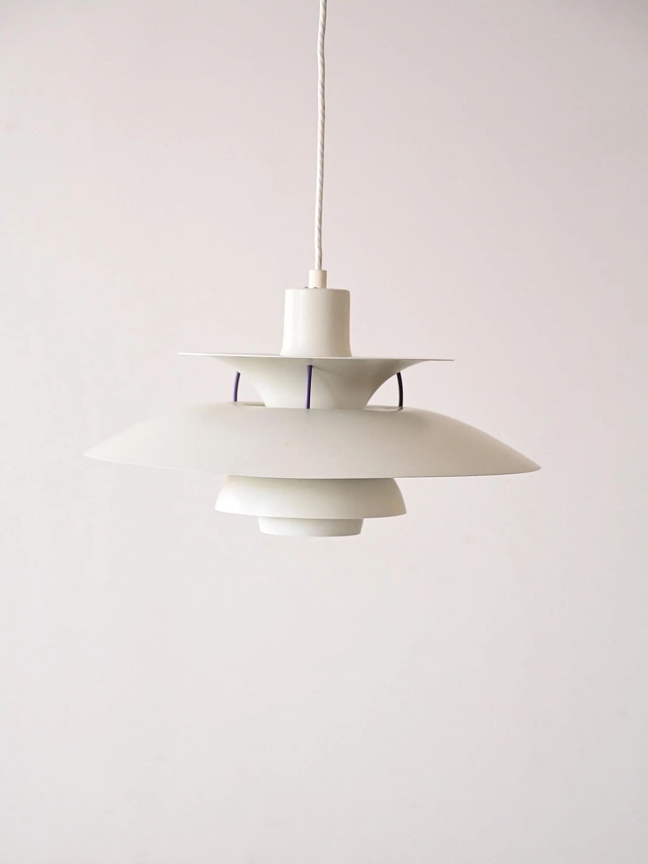 Lampada a sospensione PH5 di Poul Henningsen per Louis Poulsen, anni '50 2