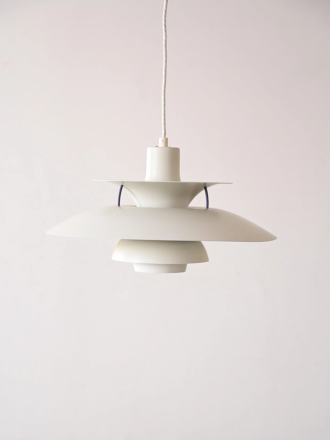 Lampada a sospensione PH5 di Poul Henningsen per Louis Poulsen, anni '50 3