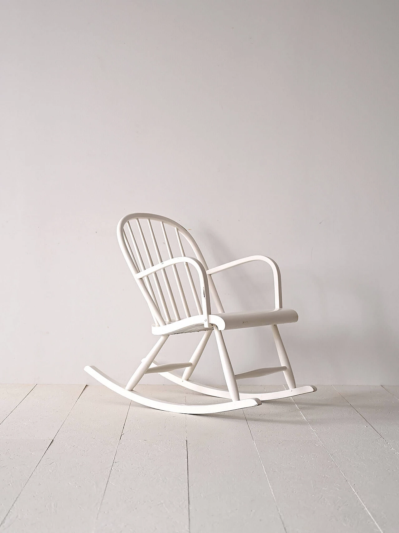 Scandinavian white painted wood rocking chair, 1960s 1