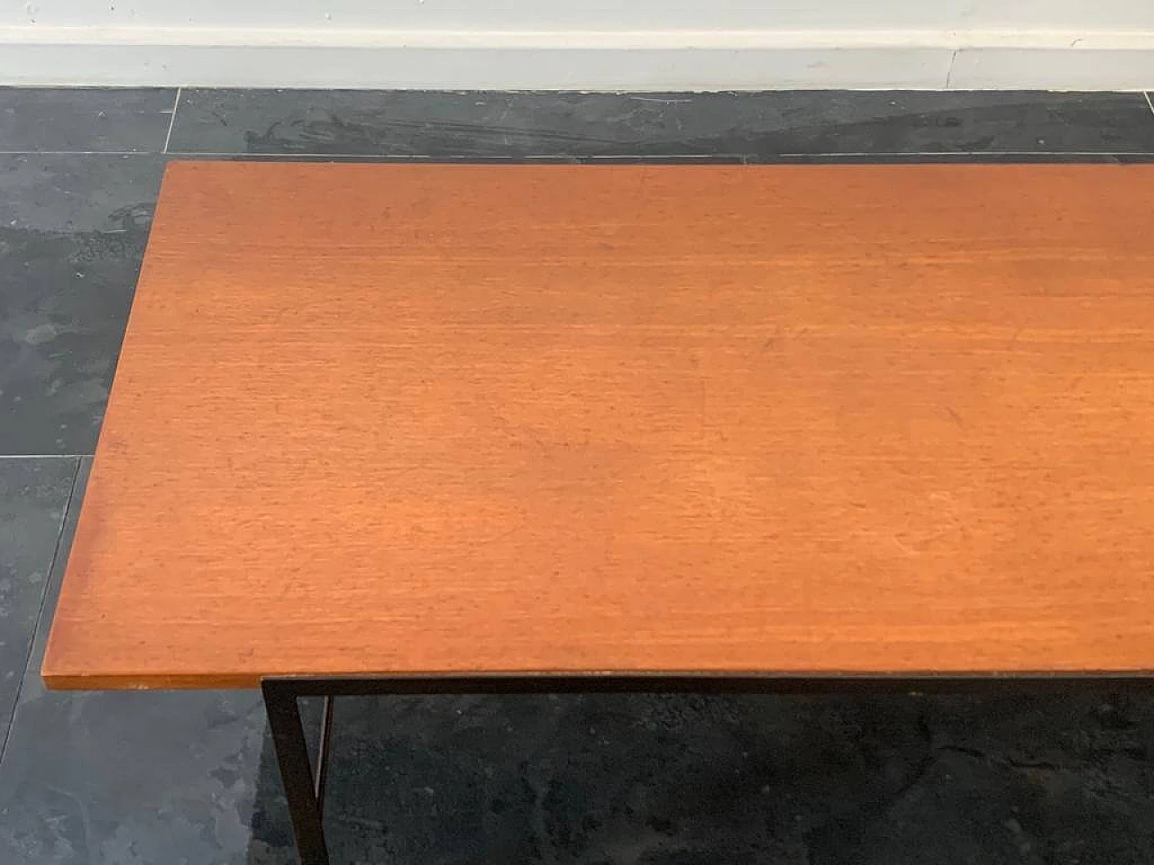 Tavolino in metallo verniciato nero con piano in teak di ISA Bergamo, anni '60 9