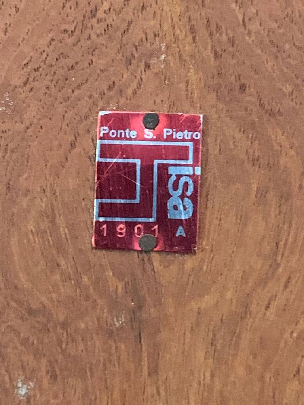 Tavolino in metallo verniciato nero con piano in teak di ISA Bergamo, anni '60 12