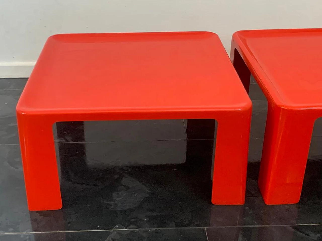 Pair of Amanta coffee tables in fibreglass by Mario Bellini for C&B Italia, 1970s 10