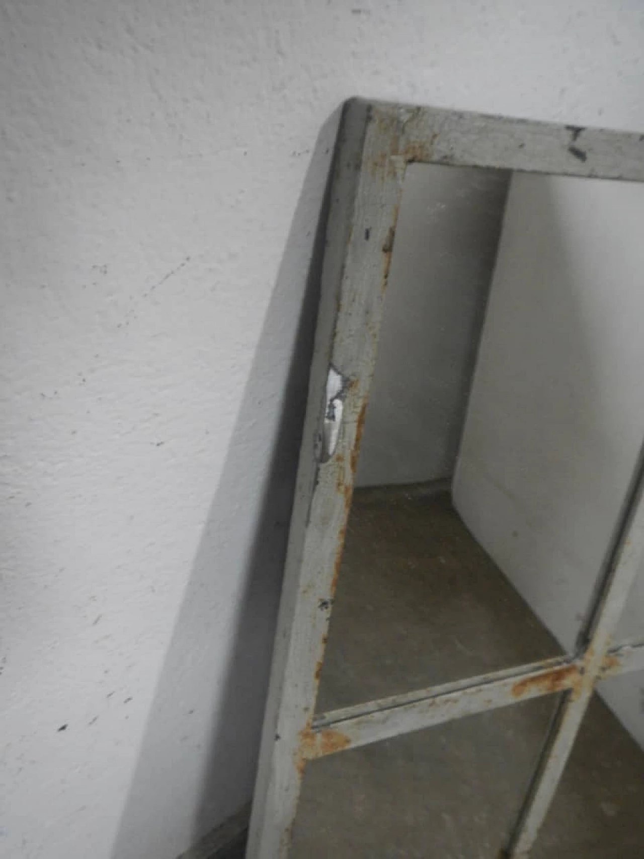 Specchio a finestra con cornice in ferro, anni '50 5