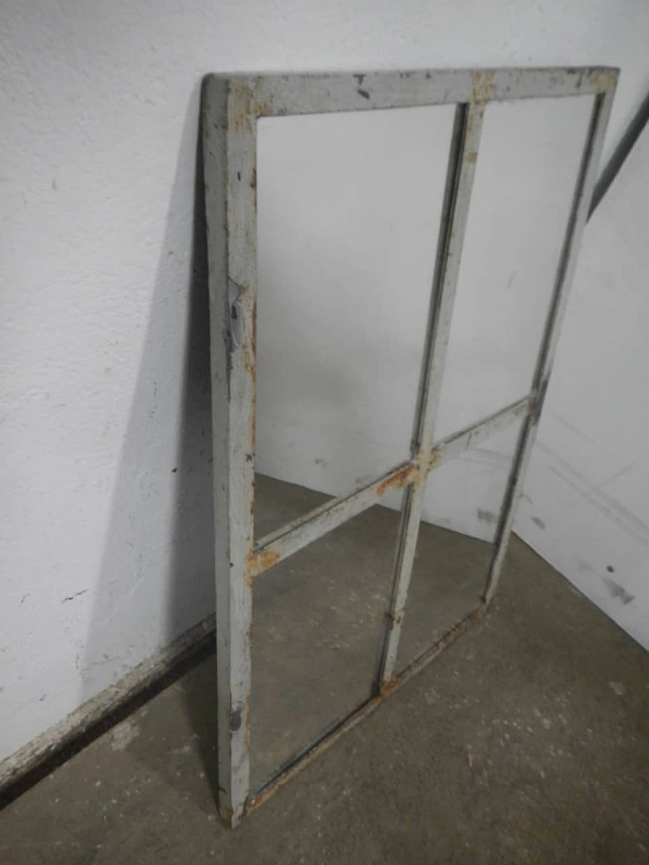 Specchio a finestra con cornice in ferro, anni '50 8