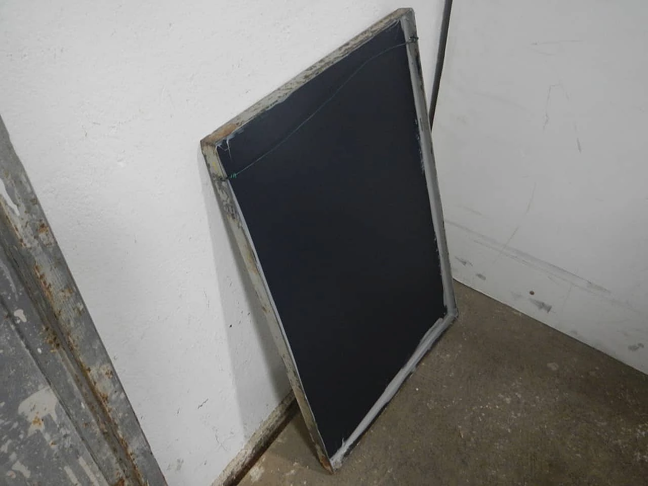 Specchio rettangolare con cornice in ferro, anni '50 7