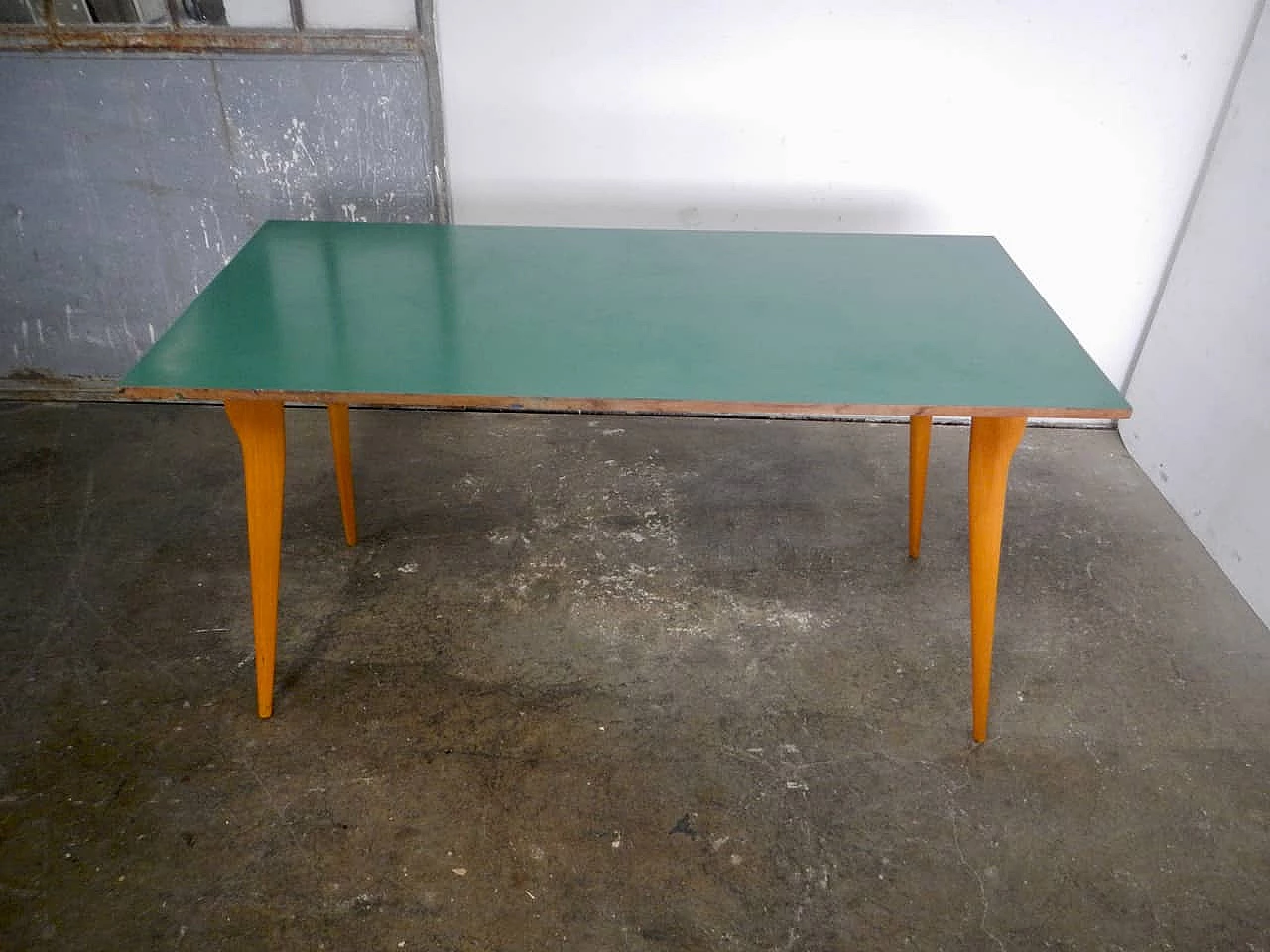 6 Chairs and table in beech, formica and leatherette in the style of Paolo Buffa, 1950s 2