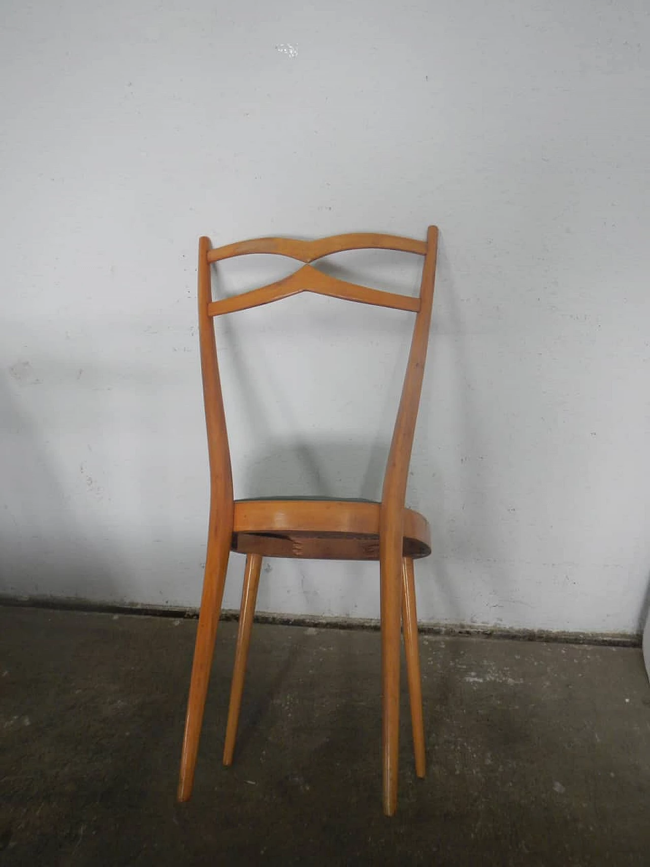 6 Chairs and table in beech, formica and leatherette in the style of Paolo Buffa, 1950s 11