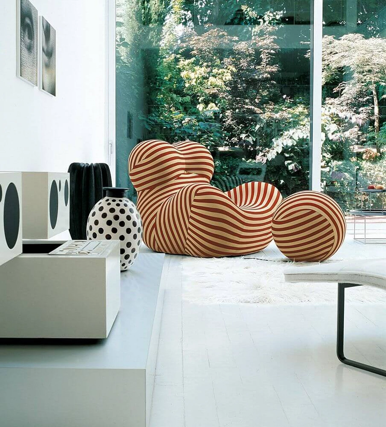 UP armchair and pouf by Gaetano Pesce for B&B Italia 1
