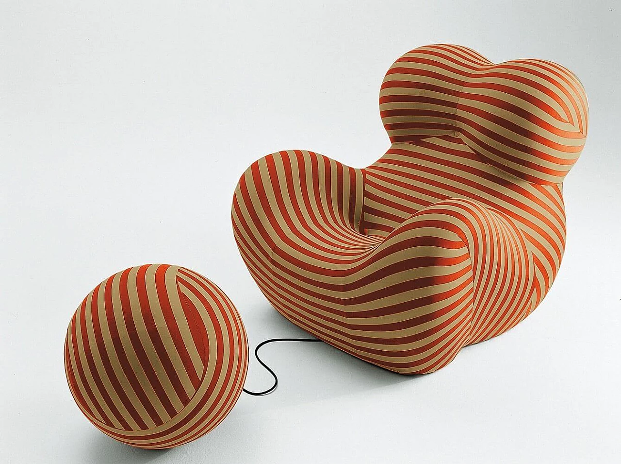 UP armchair and pouf by Gaetano Pesce for B&B Italia 3
