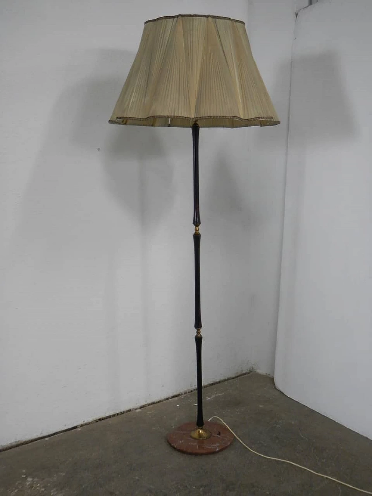 Metal floor lamp with pink marble base, 1940s 1