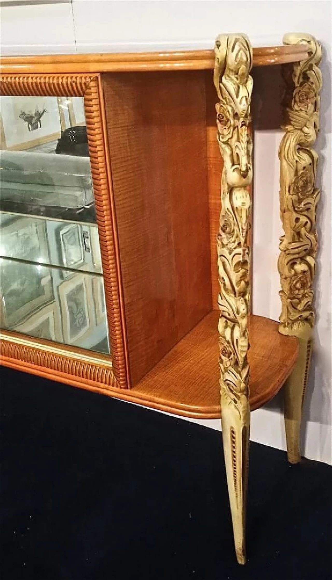 Vetrina in legno e cristallo di La Permanente Mobili Cantù, anni '50 1