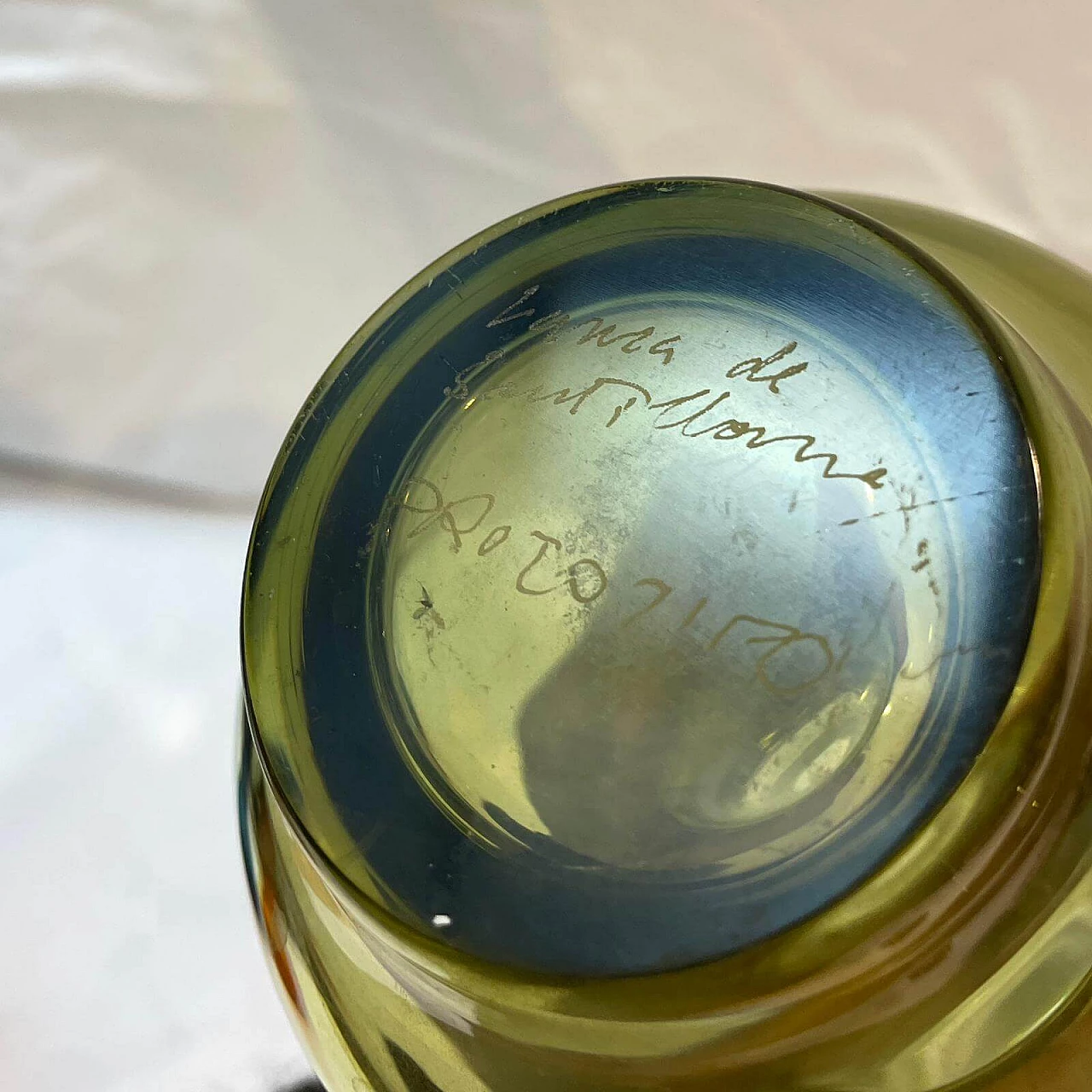 Vaso ad ampolla in vetro di Murano verde di Laura de Santillana, anni '80 4