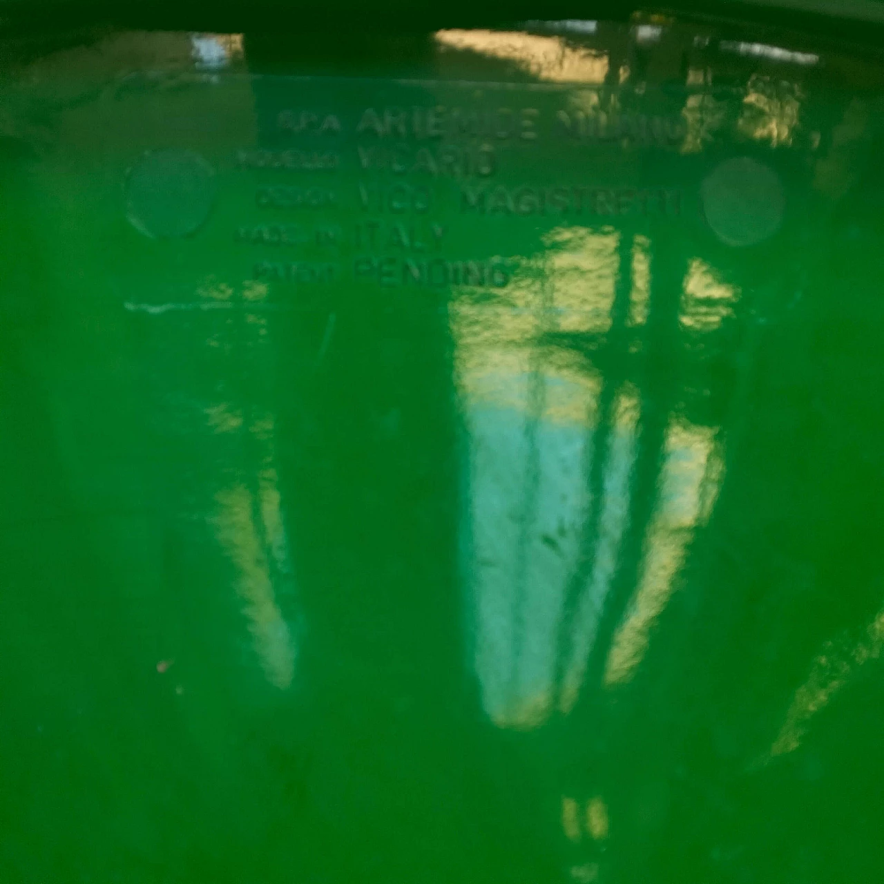 Coppia di poltrone in plastica Vicario di Vico Magistretti per Artemide, anni '70 4