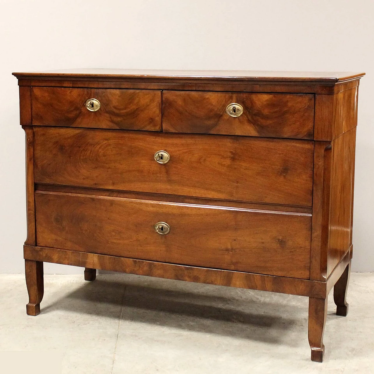 Direttorio chest of drawers in solid walnut and walnut panelling, second half of the 18th century 10