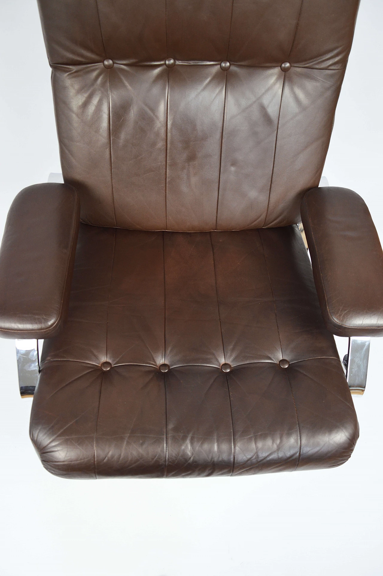 Pair of leather office swivel chairs with chrome frame, 1970s 10