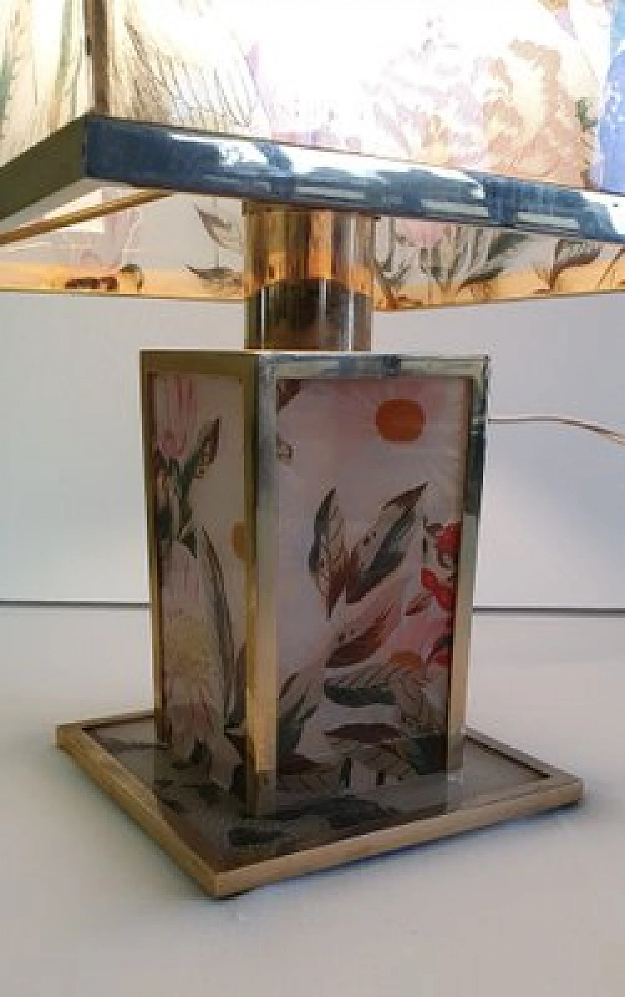 Lampada da tavolo in ottone e plexiglass, anni '70 4