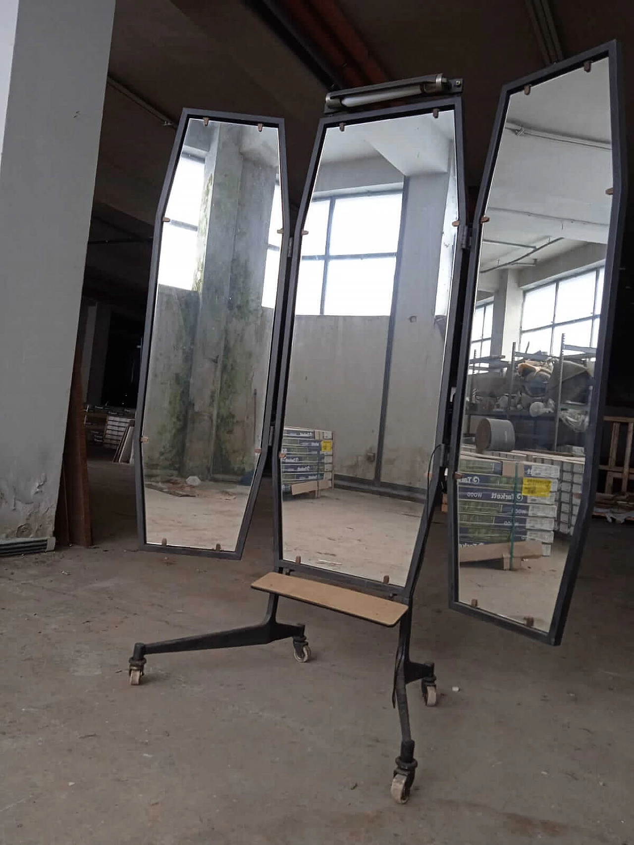 Specchio da sartoria a tre pannelli, anni '60 1