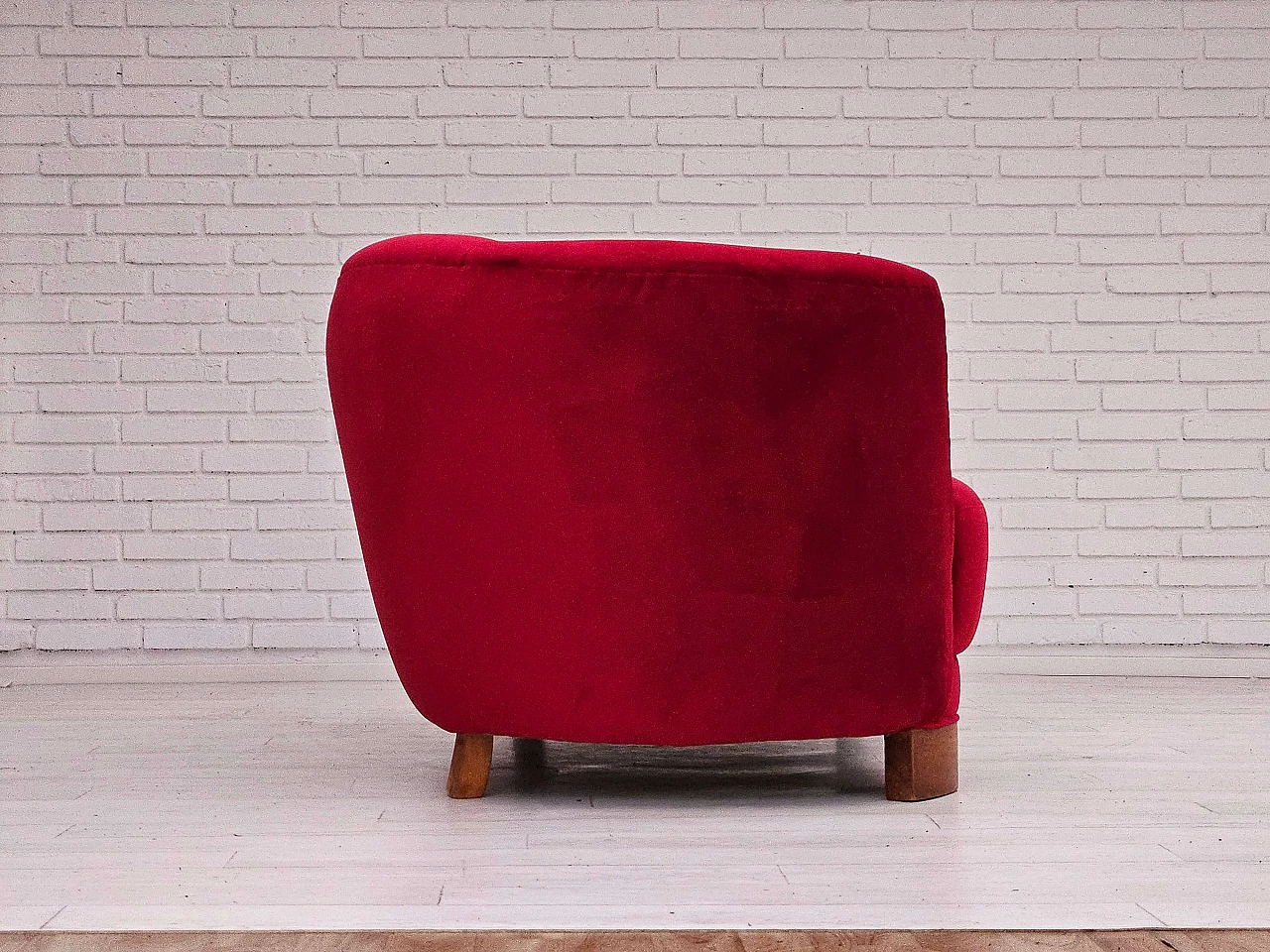 Divano danese Banana a due posti in velluto rosso ciliegia, anni '60 2