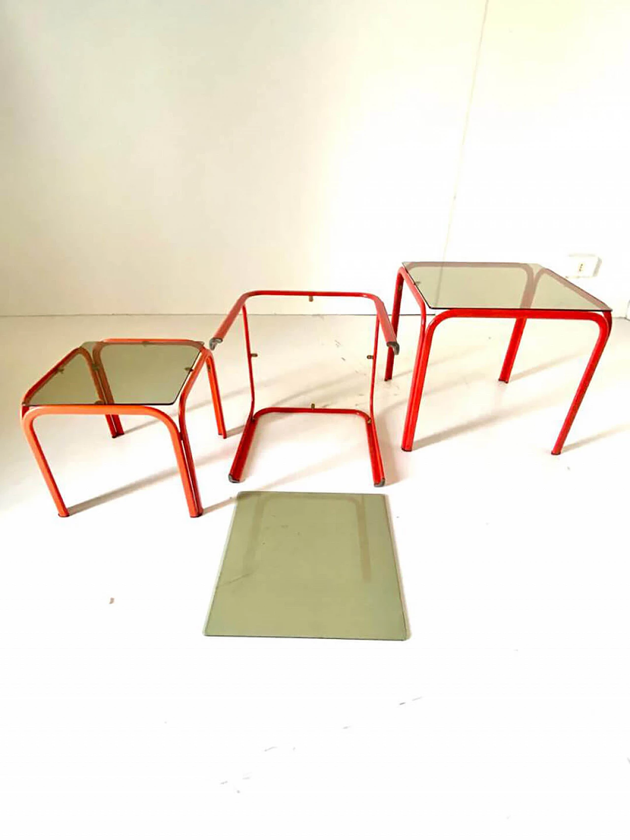 Trio of nesting tables in iron and smoked glass, 1980s 4