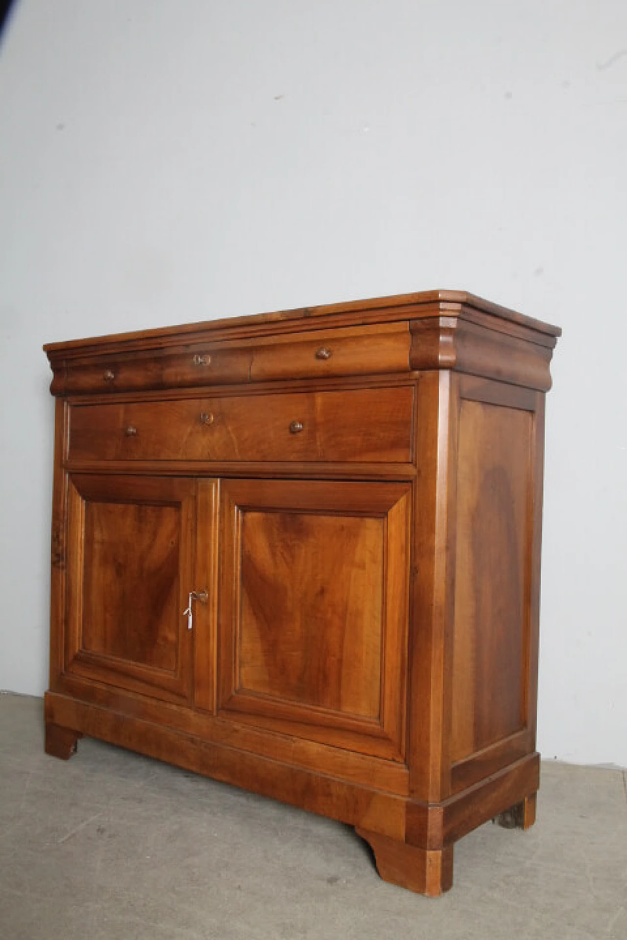 Solid walnut cappuccina sideboard, 19th century 15