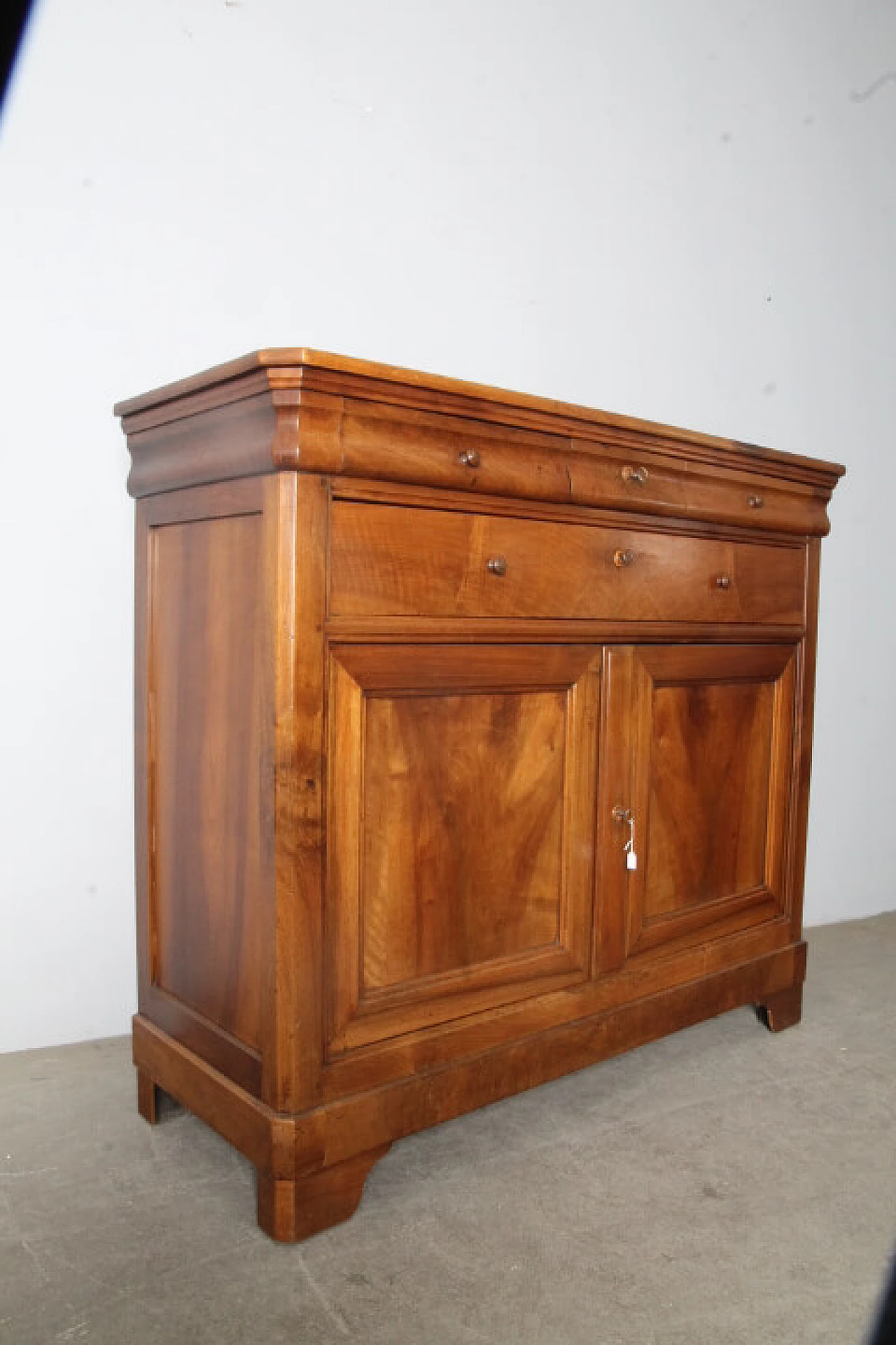 Solid walnut cappuccina sideboard, 19th century 16