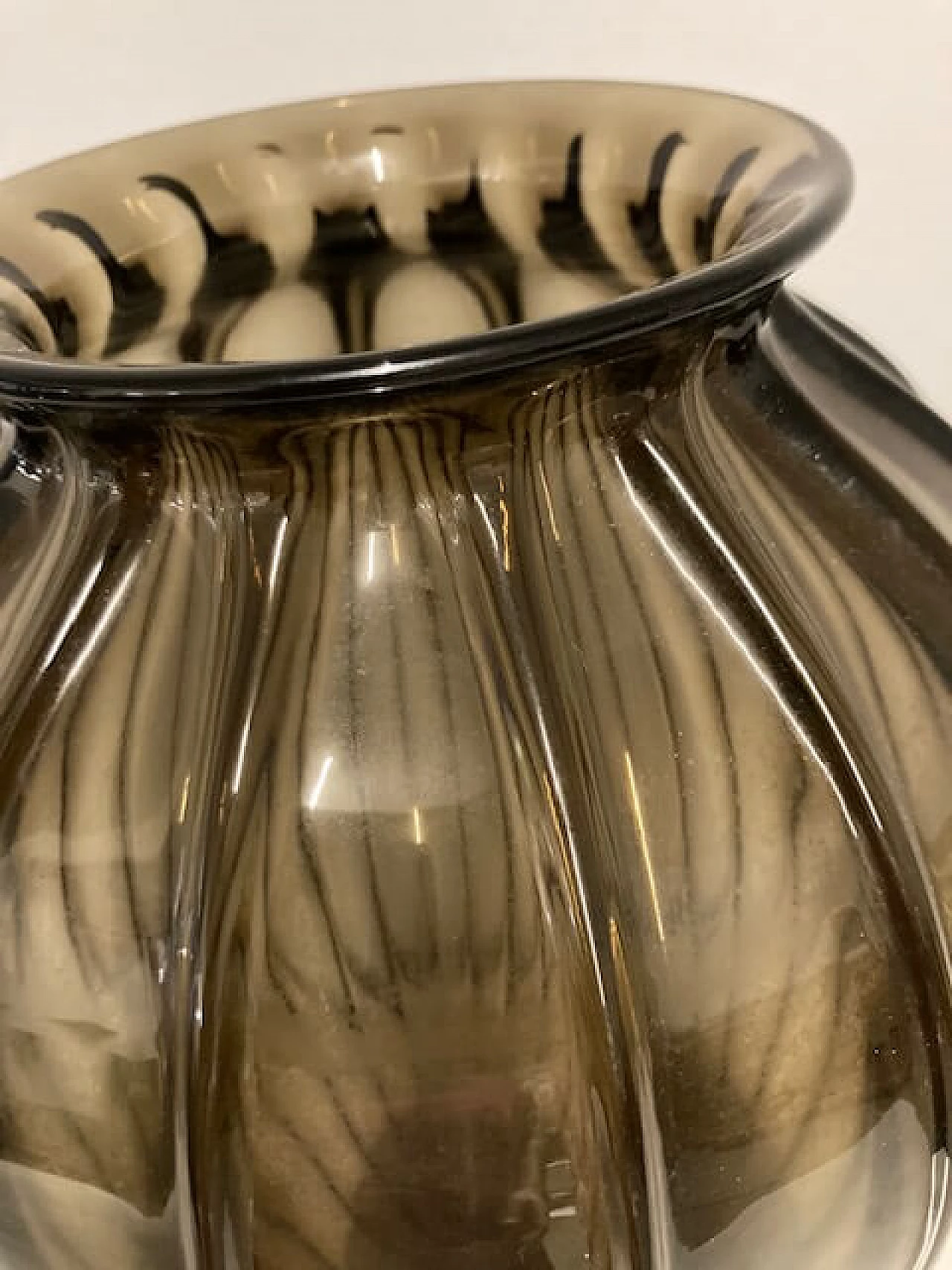 Vaso in vetro di Murano ambrato costolato di Vittorio Zecchin, inizio '900 4