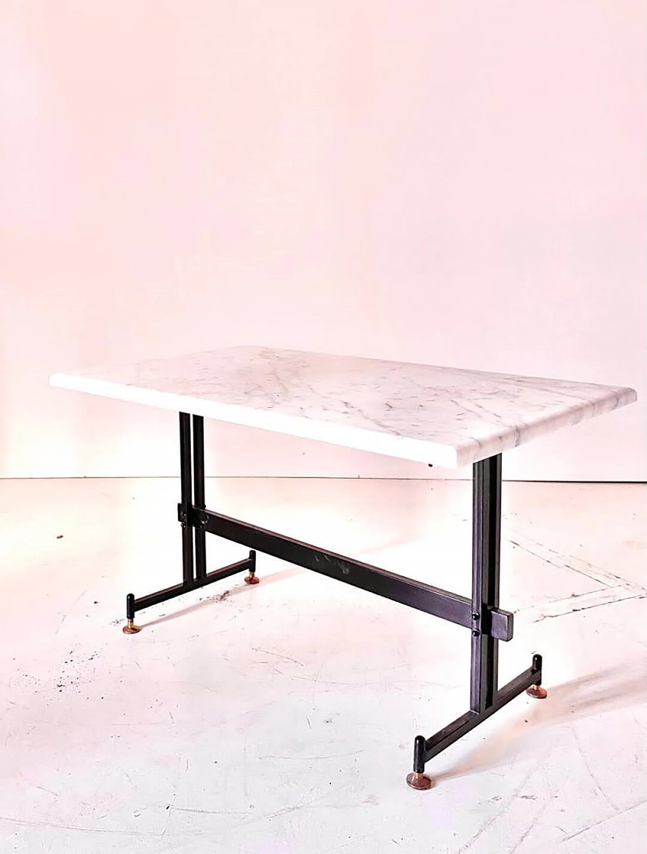 Coffee table in Carrara marble, 60s 2
