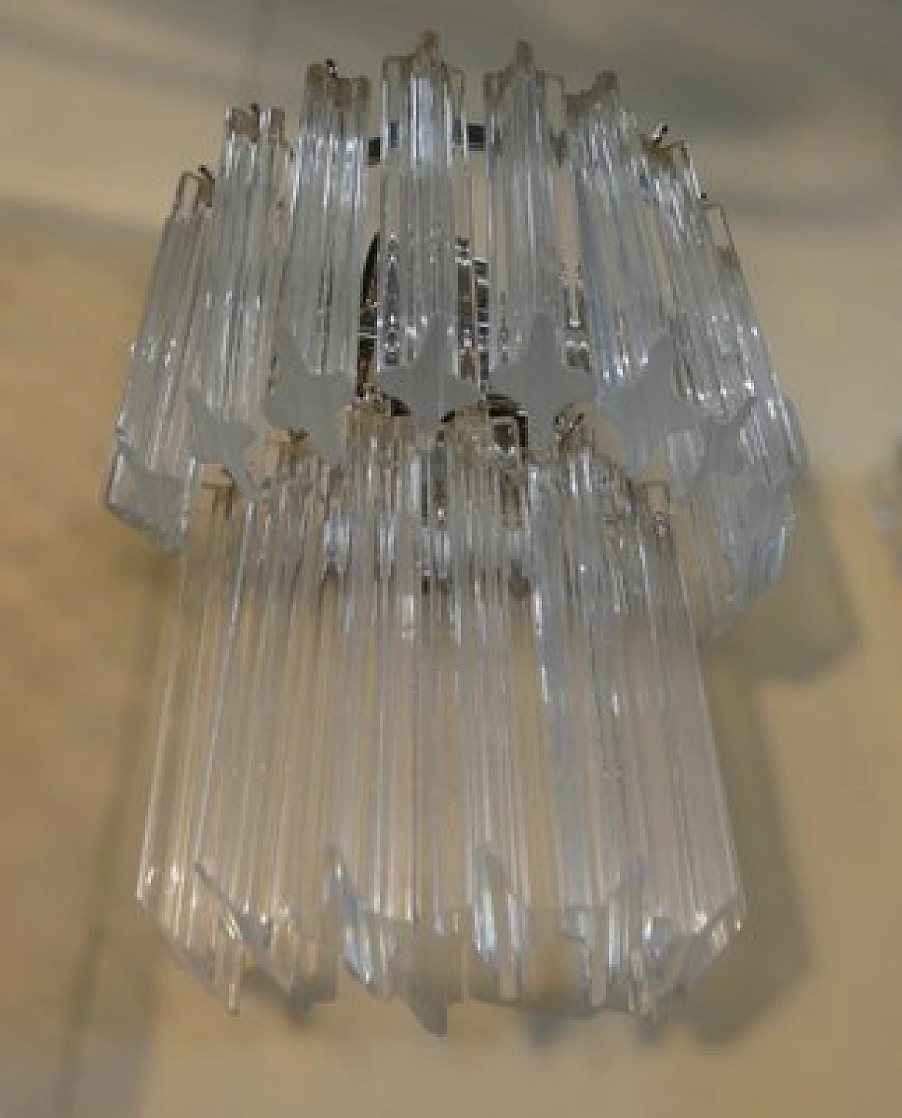 Coppia di applique in metallo e vetro di Murano trasparente di Venini, anni '60 1