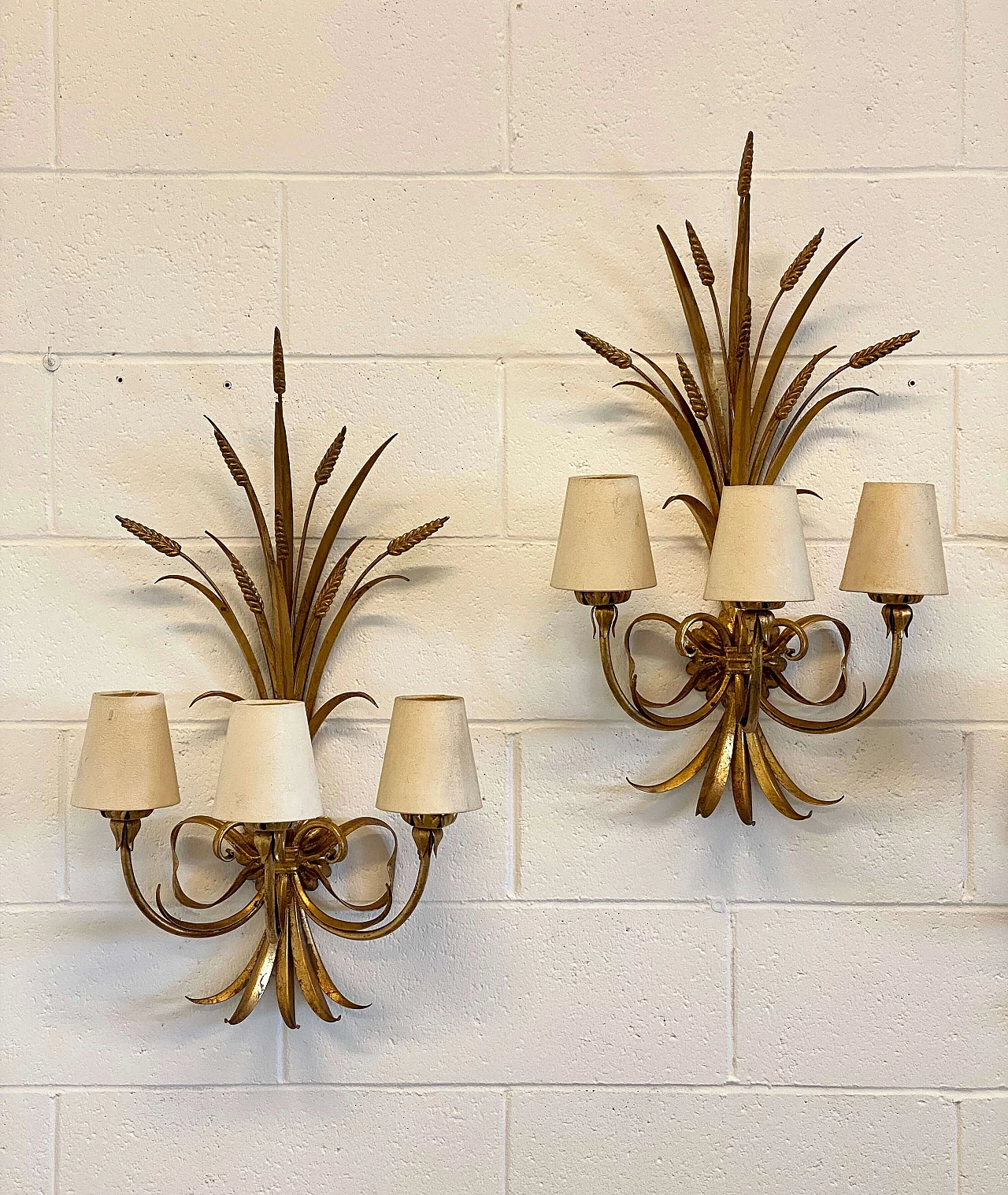 Pair of gilded iron bunch of wheat ears wall lights, 1960s 5