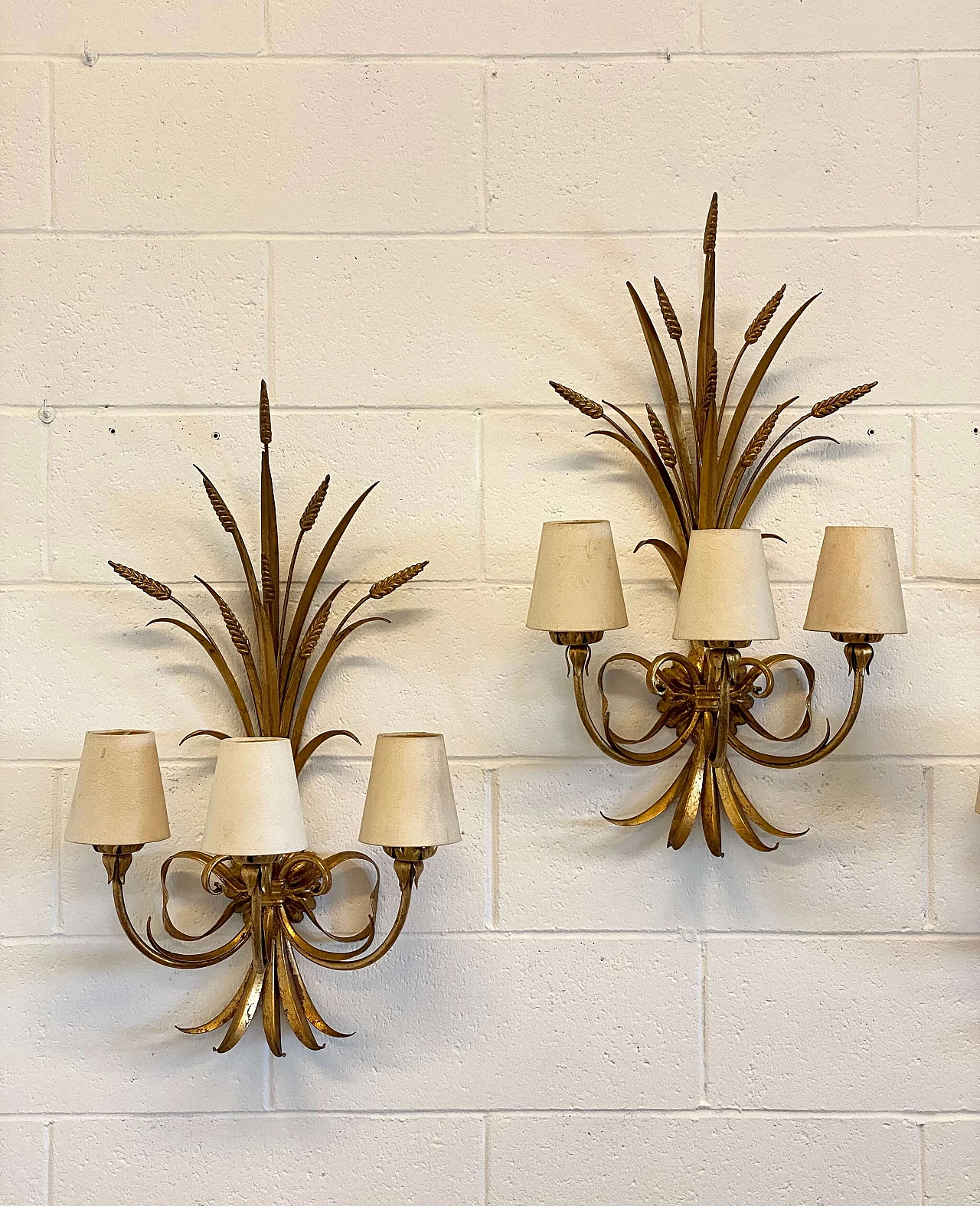 Pair of gilded iron bunch of wheat ears wall lights, 1960s 6