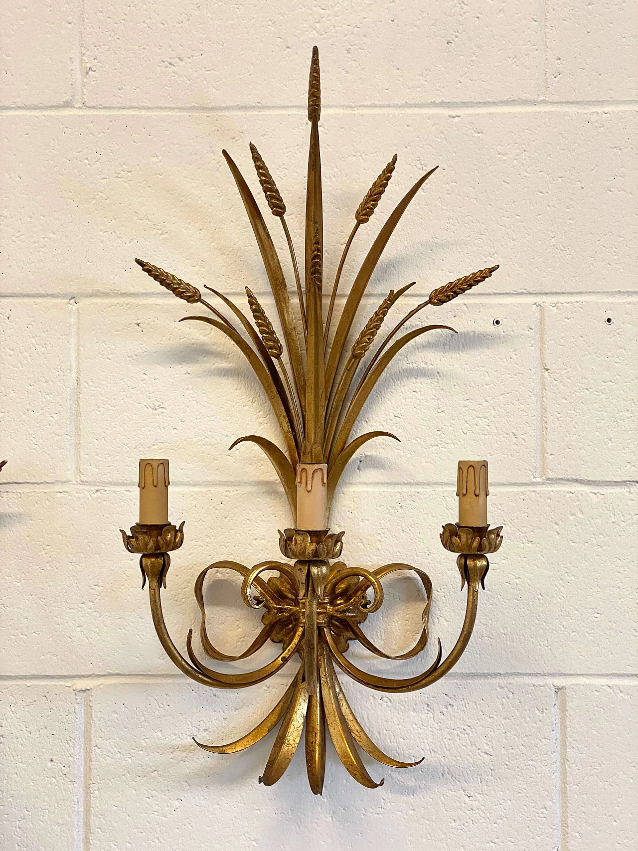 Pair of gilded iron bunch of wheat ears wall lights, 1960s 15
