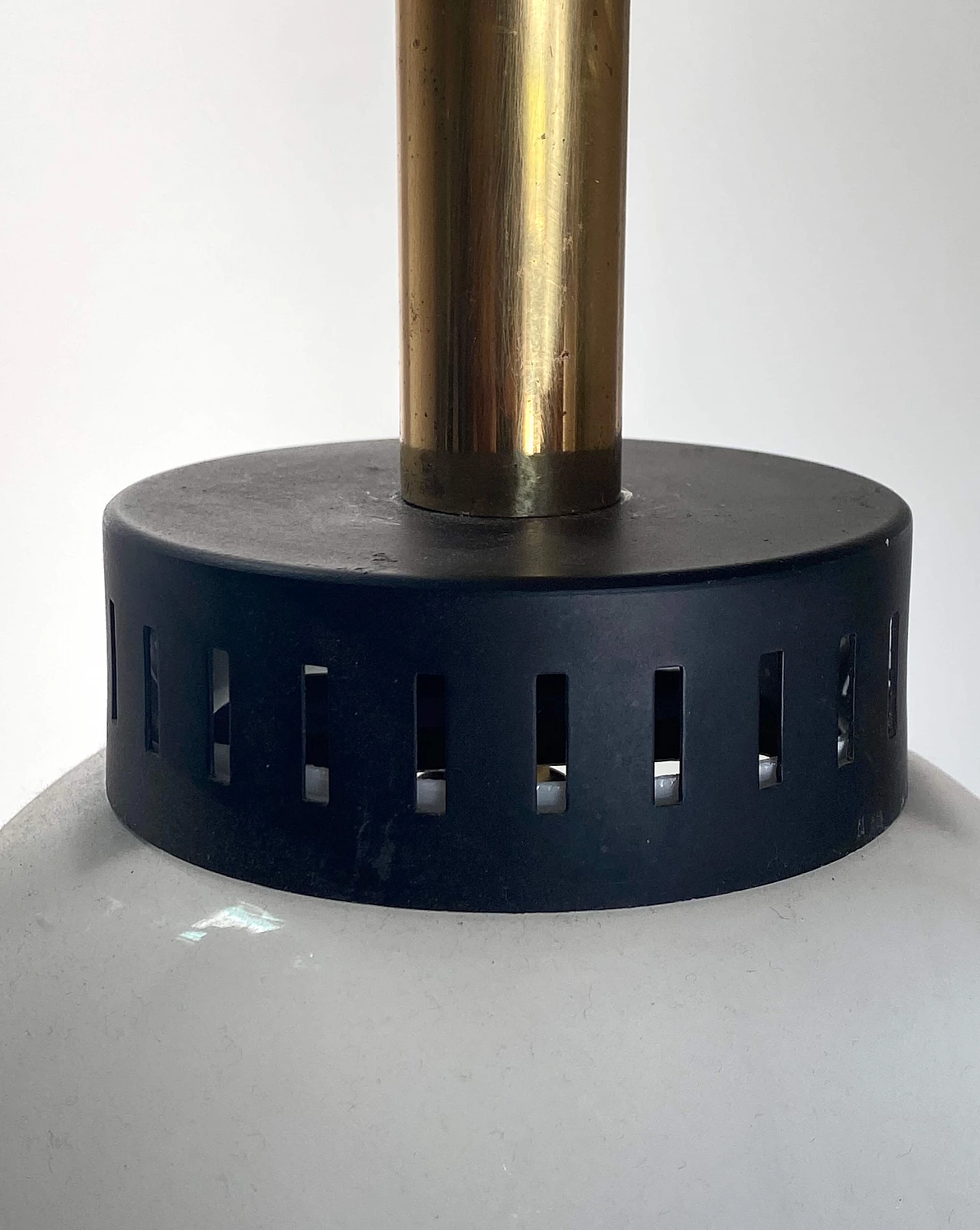 Opaline glass chandelier with brass frame and black lacquered metal by Stilnovo, 1950s 4