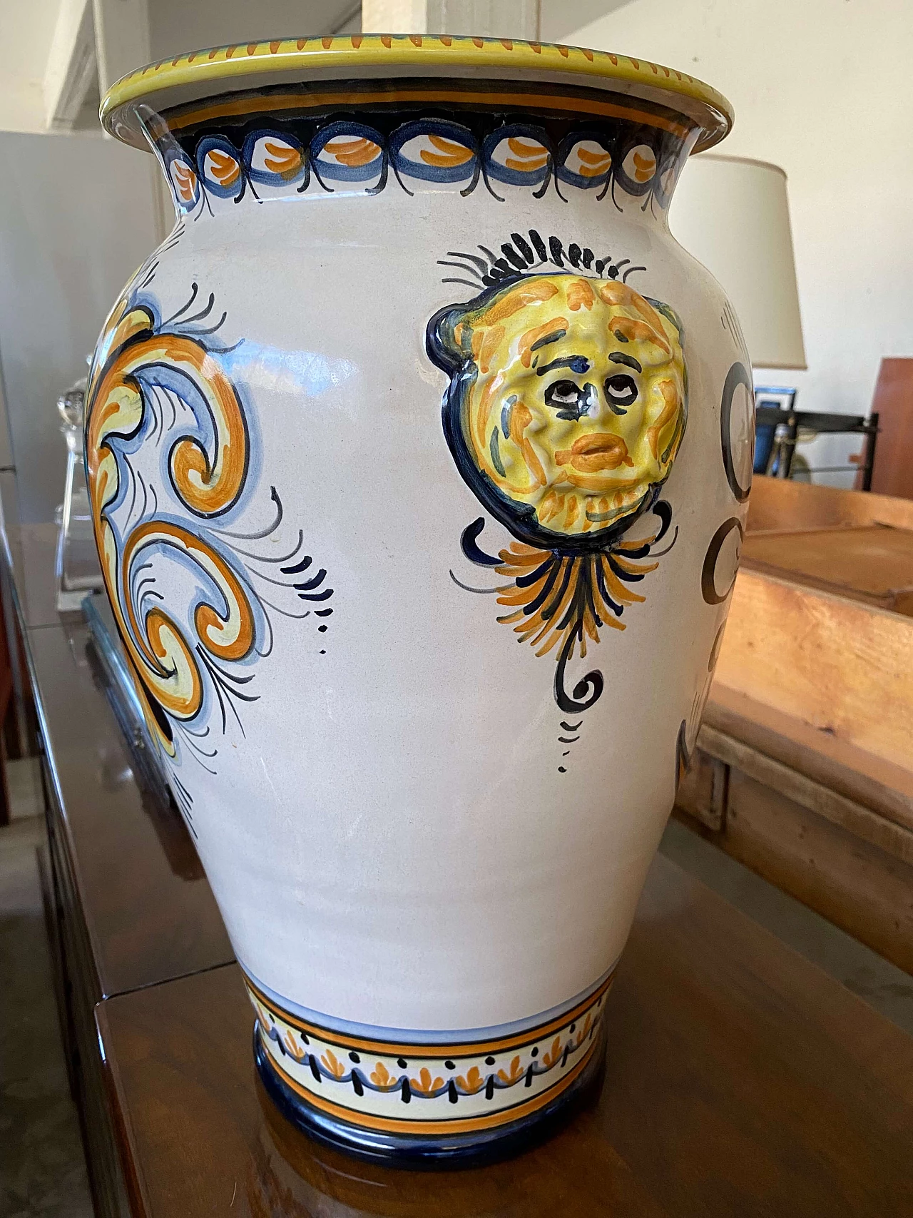 Hand-painted Ascoli Piceno ceramic umbrella stand 2