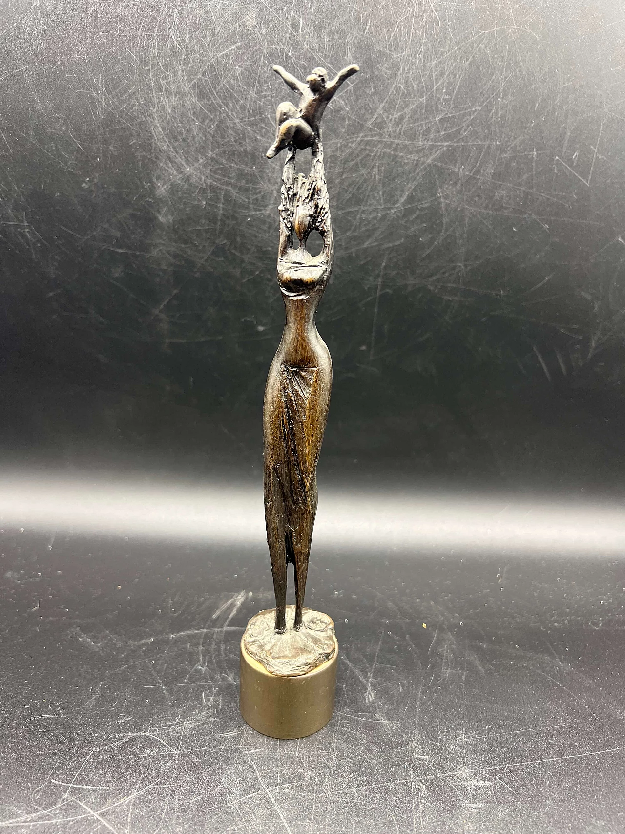 Scultura in bronzo di Jorio Vivarelli per Lions Club Pistoia, anni '80 1