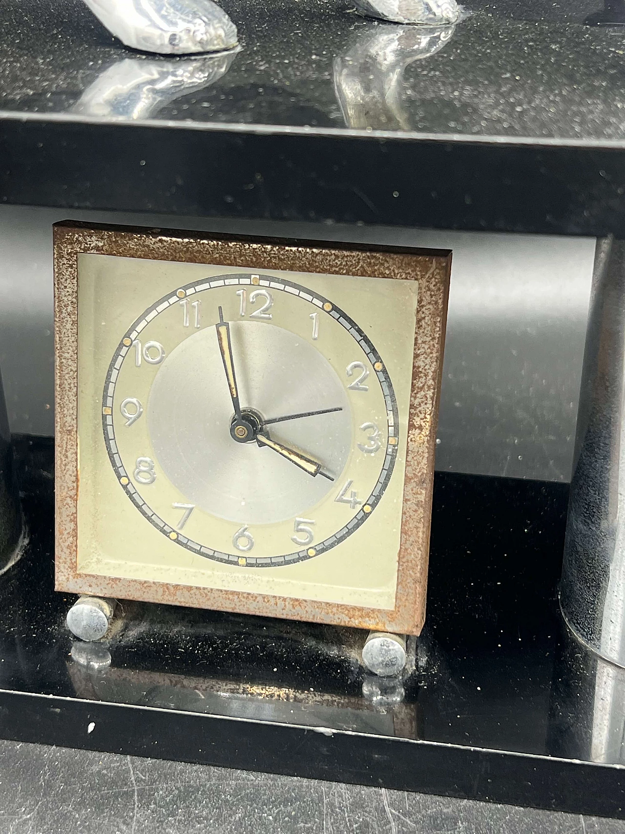 Orologio da tavolo Art Déco con leone, anni '30 3
