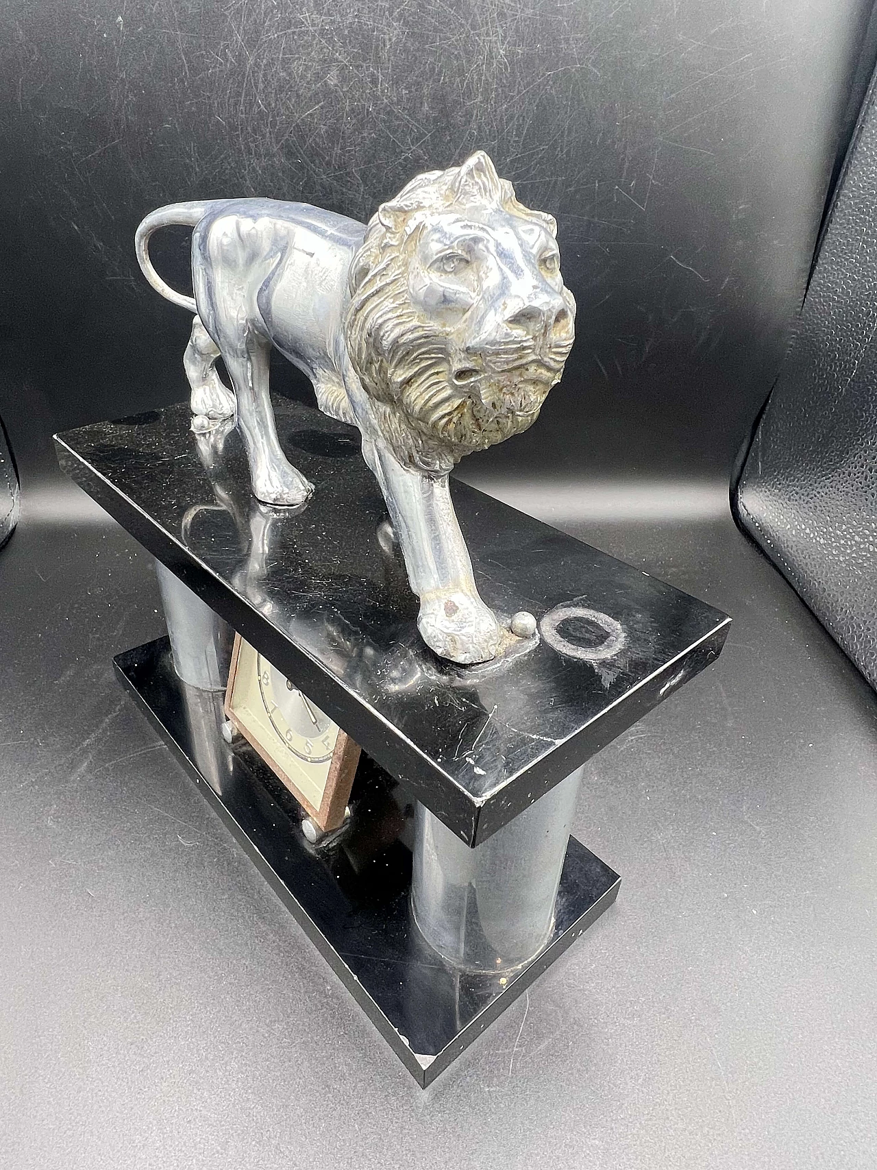 Orologio da tavolo Art Déco con leone, anni '30 7