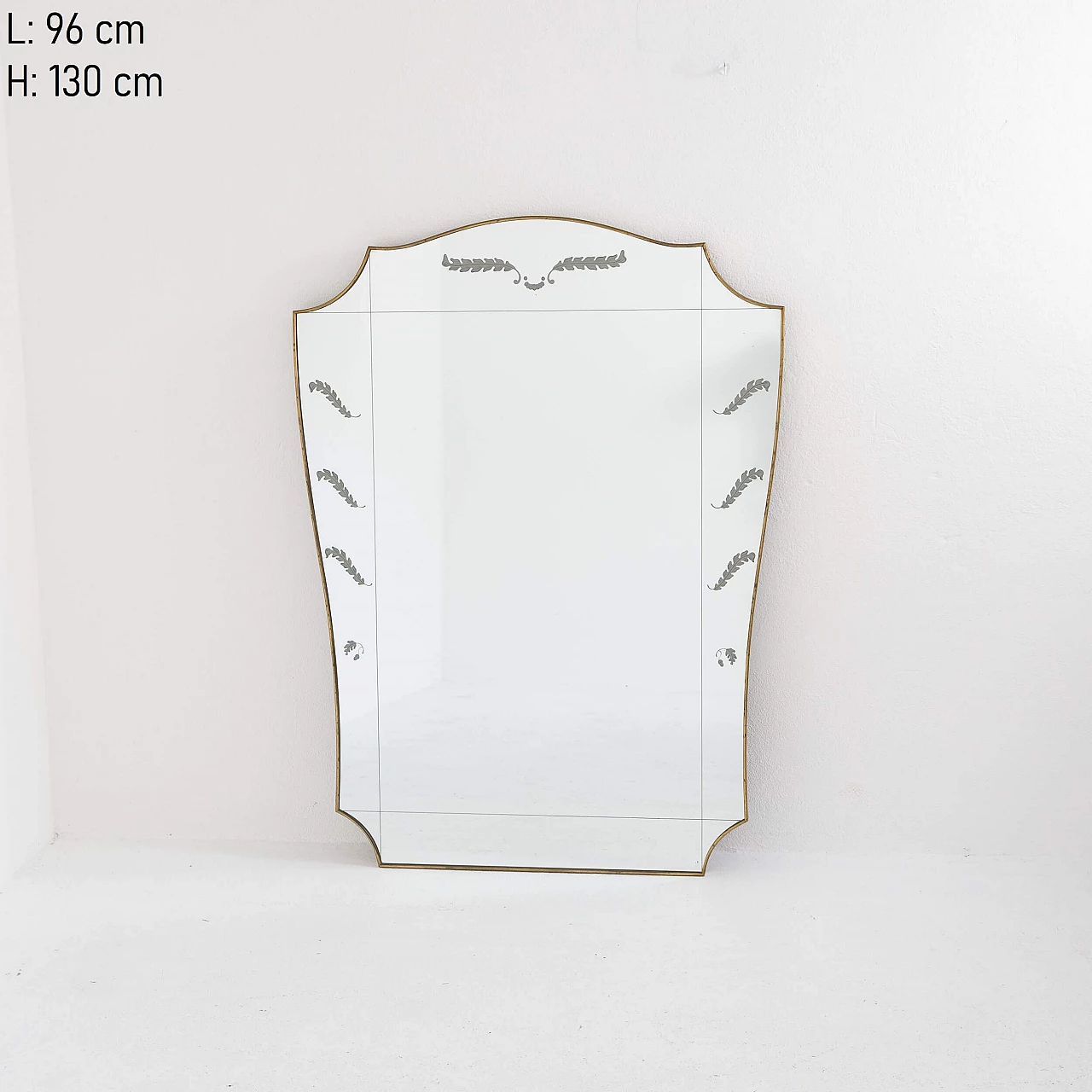 Specchio da parete in ottone e vetro decorato, anni '50 6