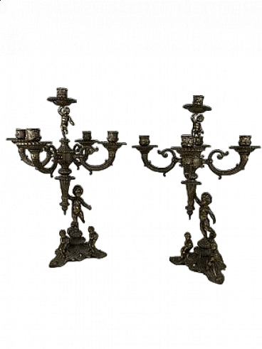 Coppia di candelabri in bronzo a cinque fiamme, anni '60