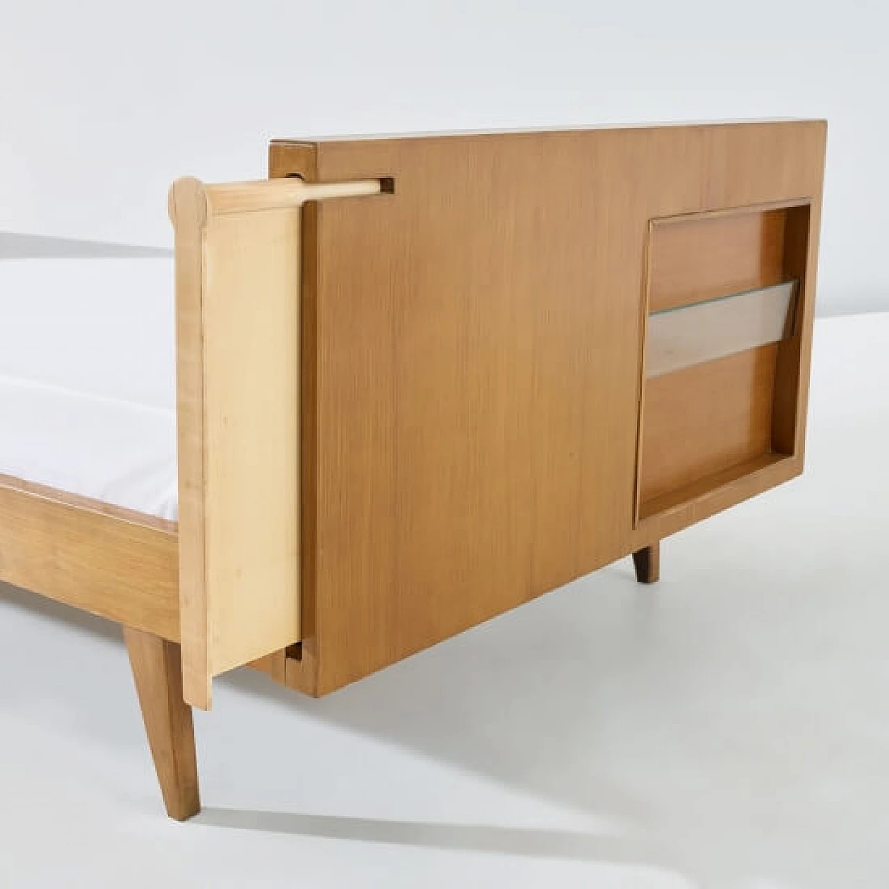 Pair of single beds by Gio Ponti, 1950s 5